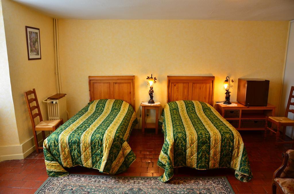 Auberge Bourbonnaise Lurcy-Levis Ruang foto