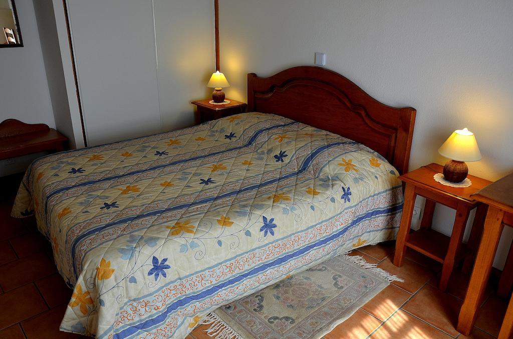 Auberge Bourbonnaise Lurcy-Levis Ruang foto