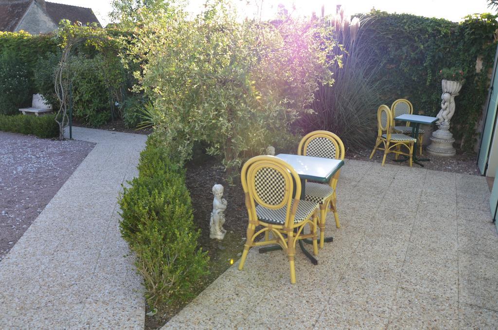 Auberge Bourbonnaise Lurcy-Levis Bagian luar foto